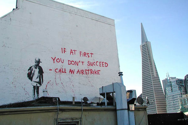 Banksy e sua arte urbana que é a polêmica do mundo moderno (6)