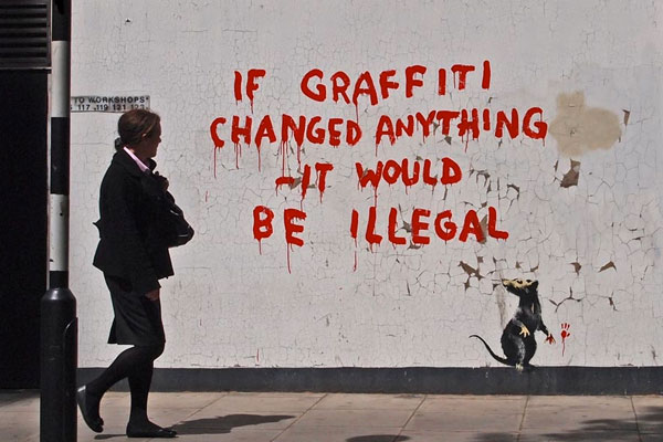 Banksy e sua arte urbana que é a polêmica do mundo moderno (9)